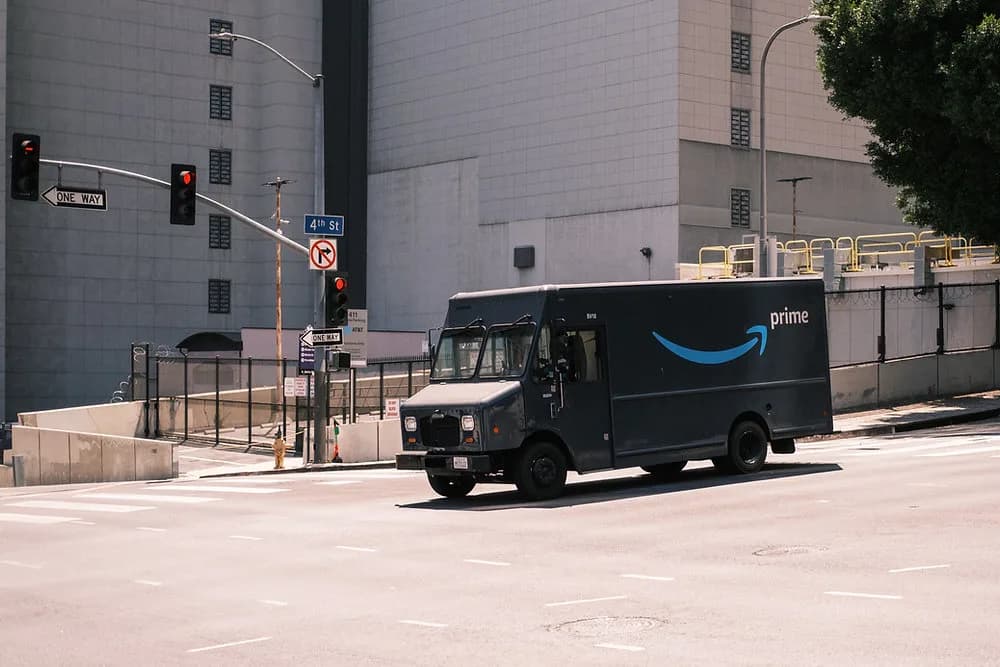 Global E-commerce Giants Experience Record-Breaking Sales Amidst Growing Digital Economy
