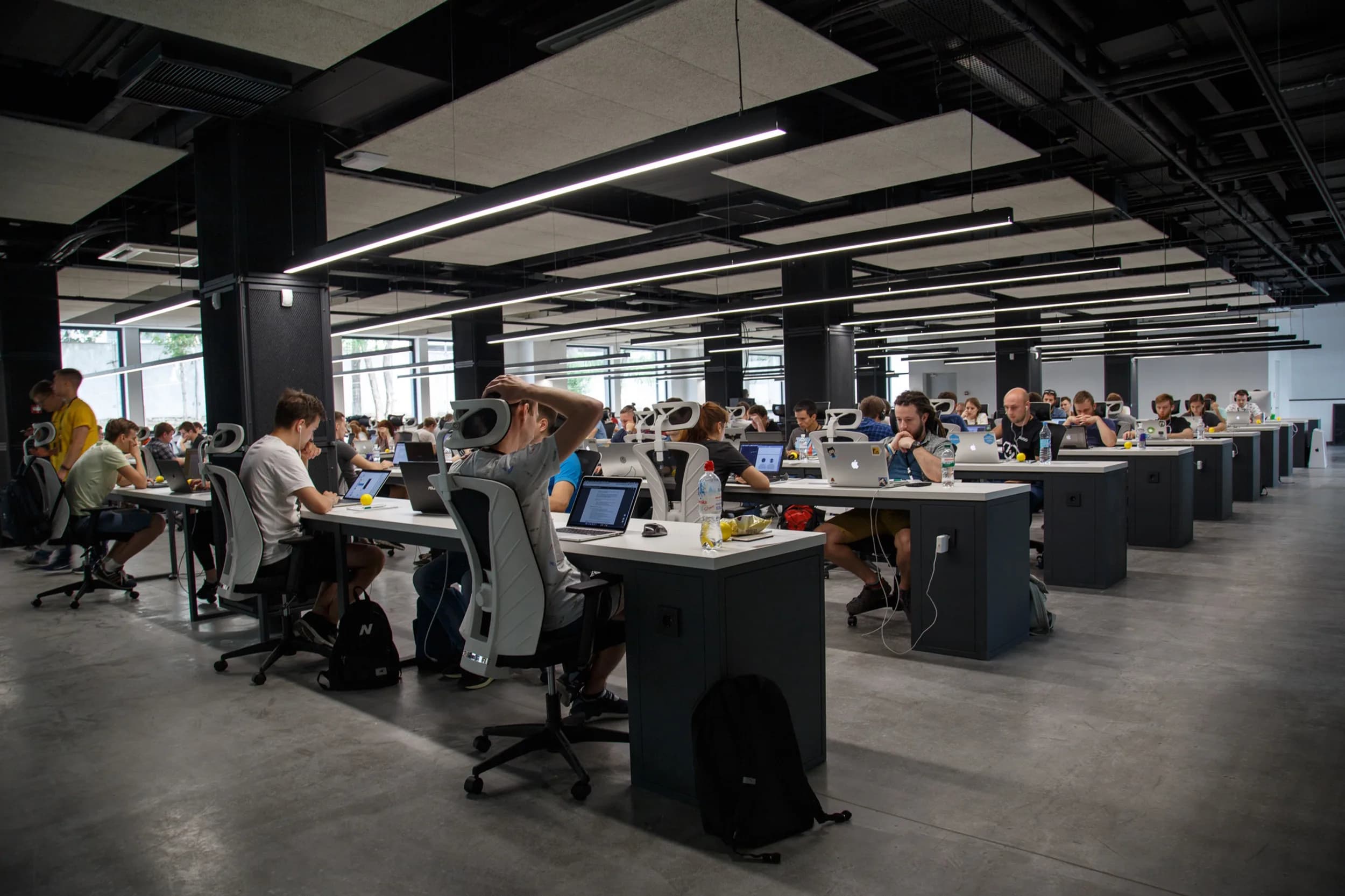Tech Shake-Up: How 2024 Layoffs and the AI Revolution Are Redefining Silicon Valley