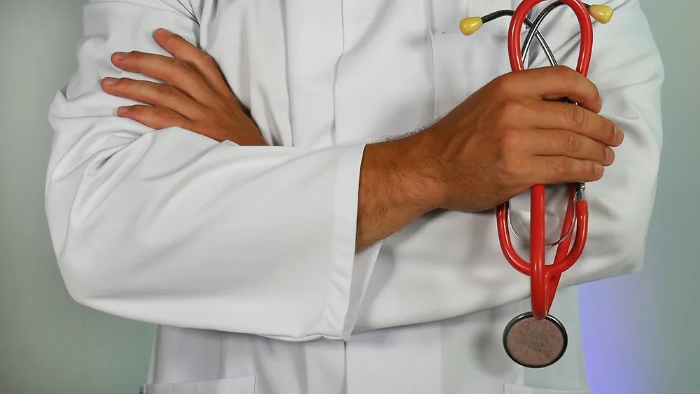 The Healthcare Industry Is Being Rebuilt by Outsiders (And Insiders Are Nervous)