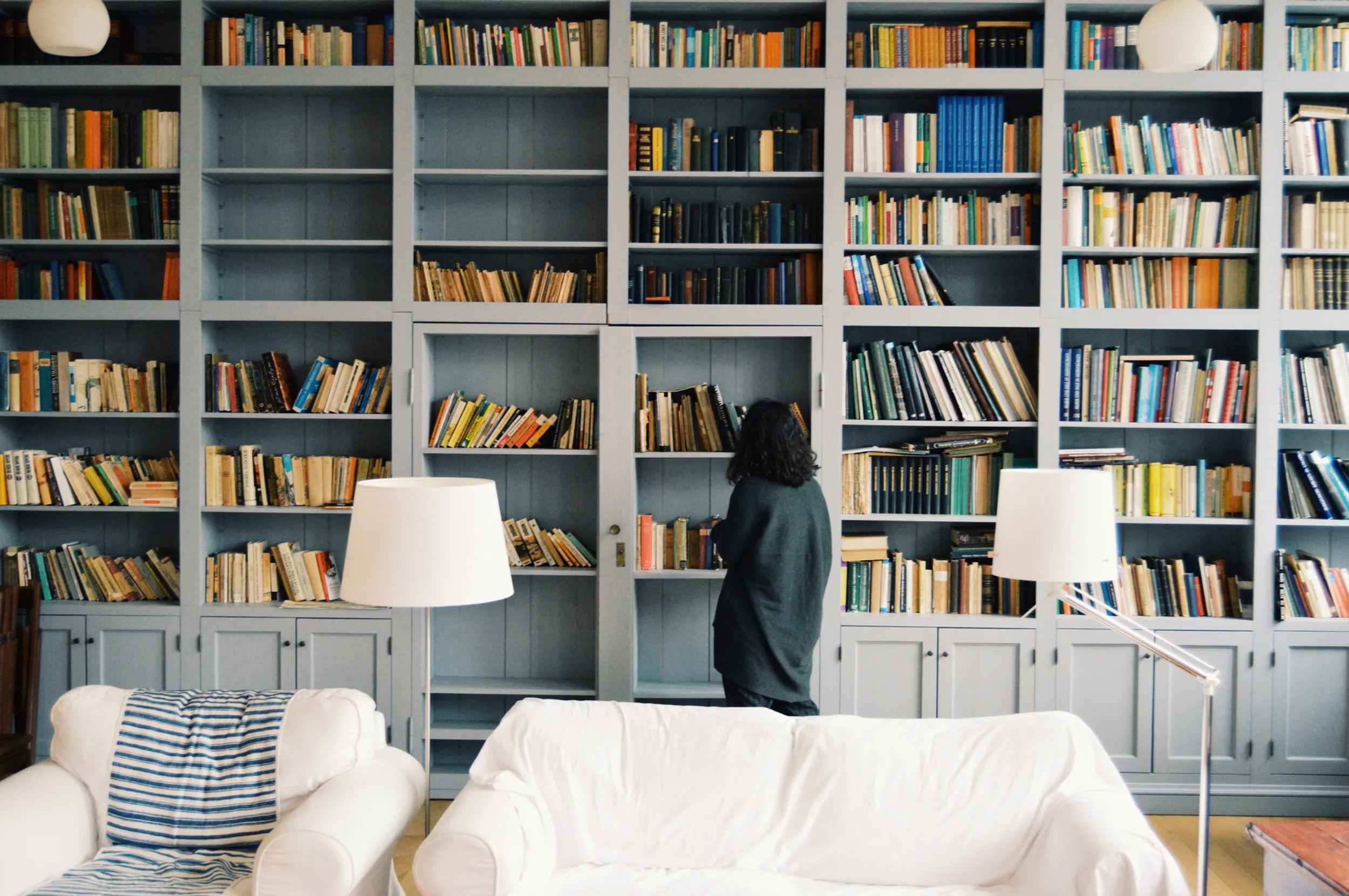 The Reading Lists of Top CEOs: Books That Inspire and Motivate
